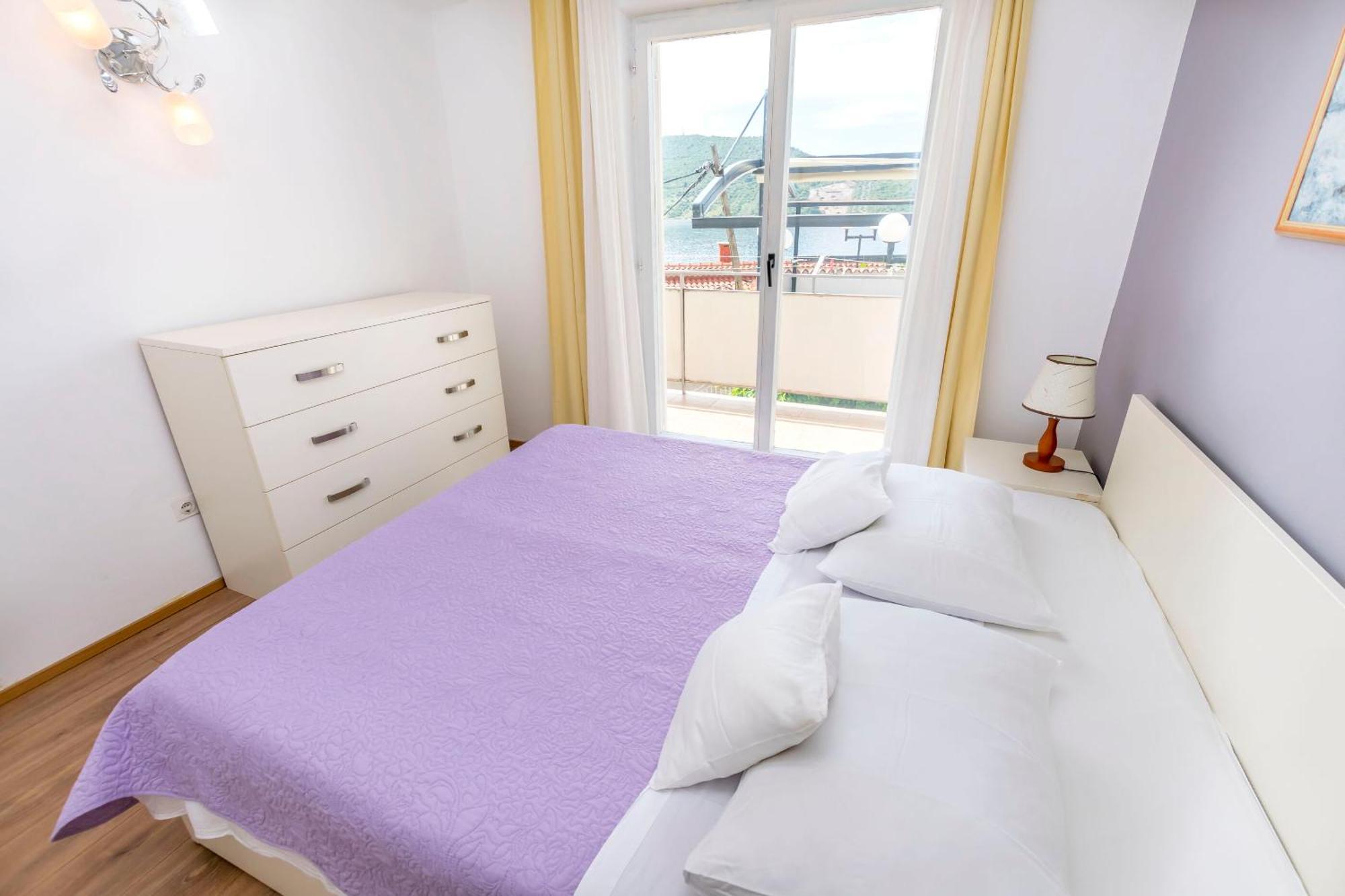 Apartments Zivana Примоштен Номер фото