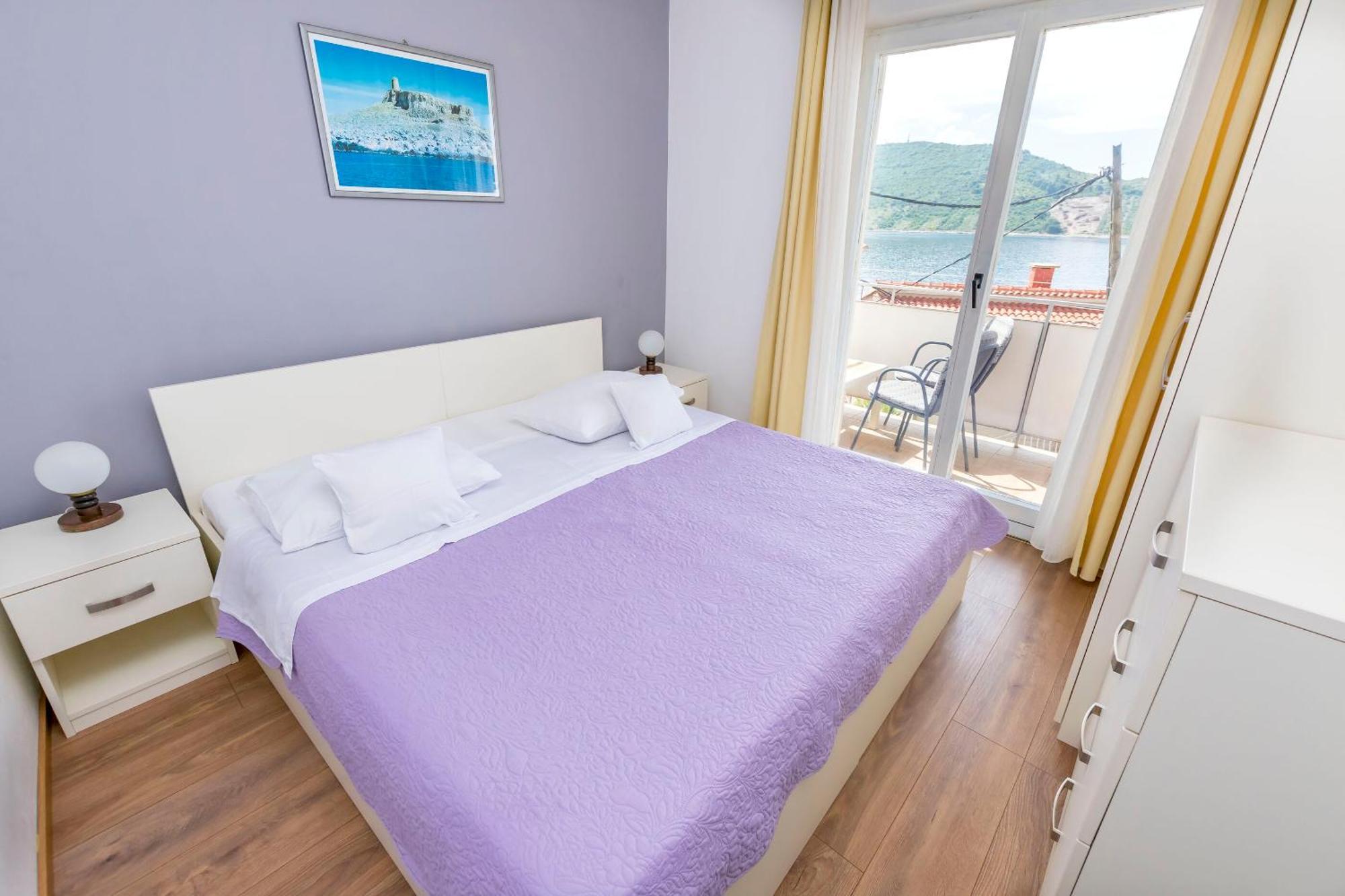 Apartments Zivana Примоштен Номер фото